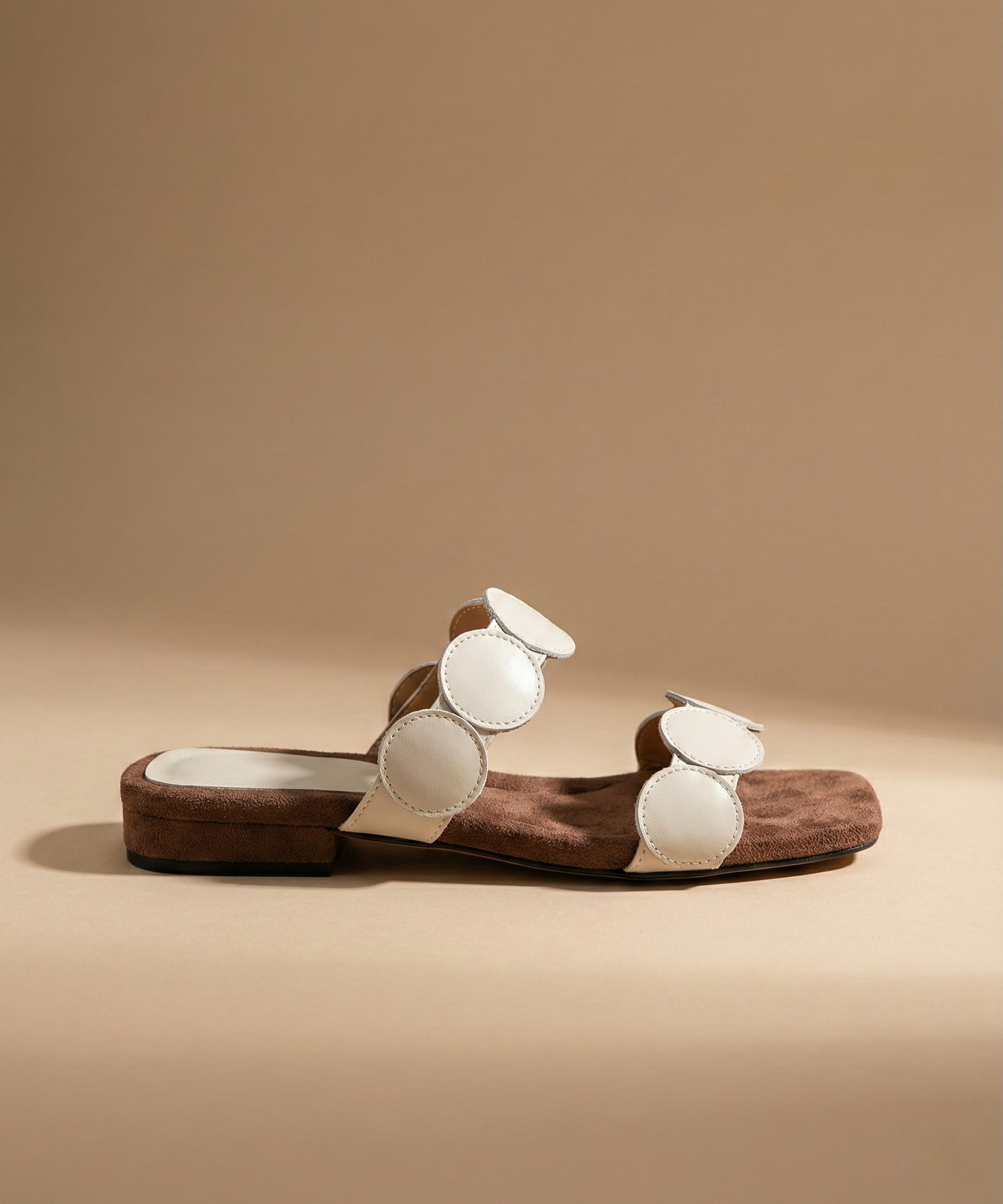 Mules de Cuero con Relieve de Cocodrilo Aurelia