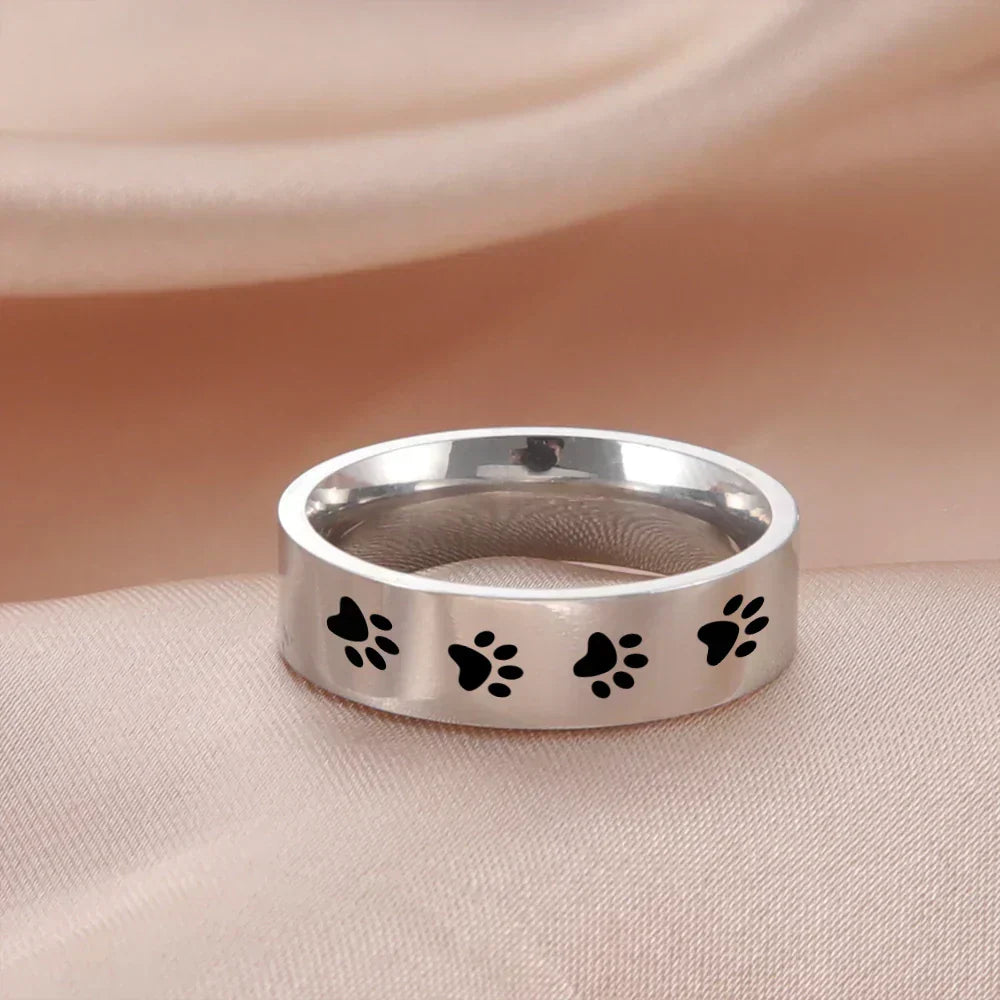 Paw Print Stainless Steel Ring – Symbolic Jewelry for Animal Lovers