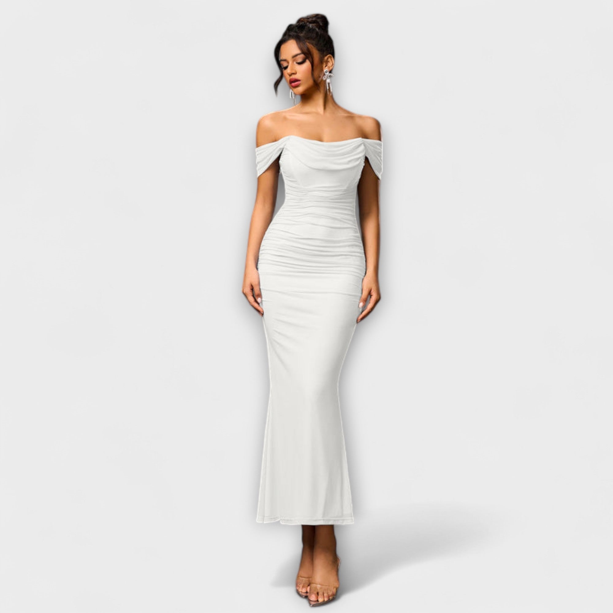 Ione - Vestido Ceñido con Diseño Off-the-Shoulder y Fruncido