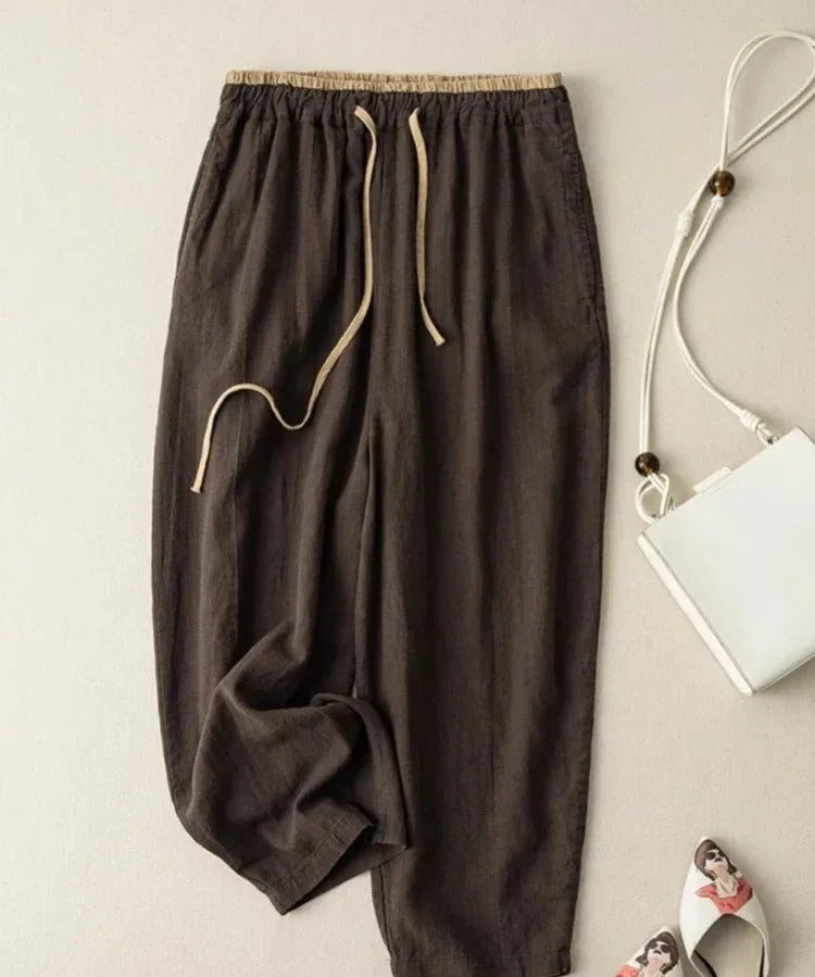 El Pantalón Tapered de Lino Chambray